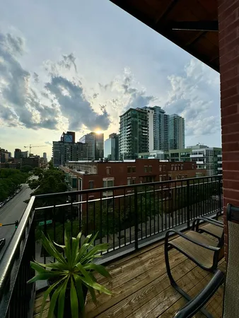 $4,250 | 616 West Fulton Street, Unit 411, Chicago, IL 60661