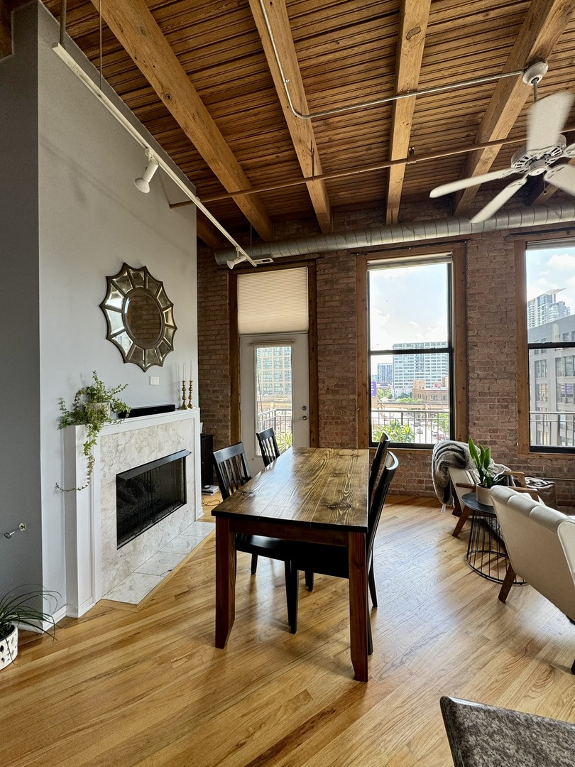 616 West Fulton Street, Unit 411 Chicago, IL 60661 - Photo 7 of 32