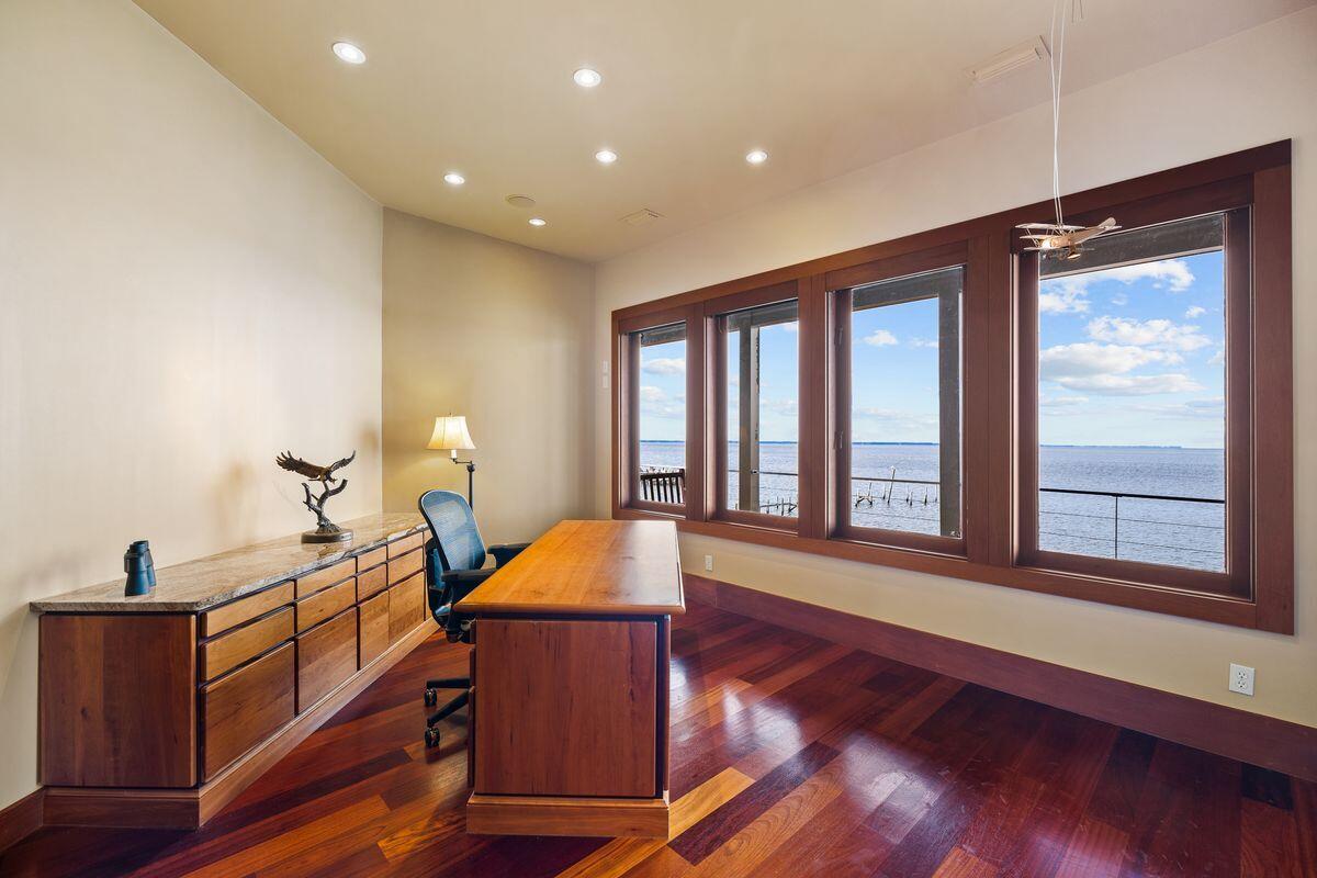 281 Grove Lane Freeport, FL 32439 - Photo 18 of 36 a living room with furniture and a window