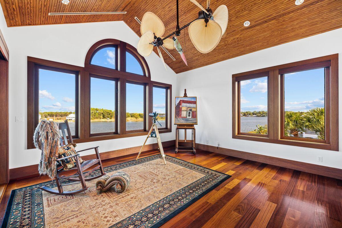 281 Grove Lane Freeport, FL 32439 - Photo 26 of 36 a living room with furniture