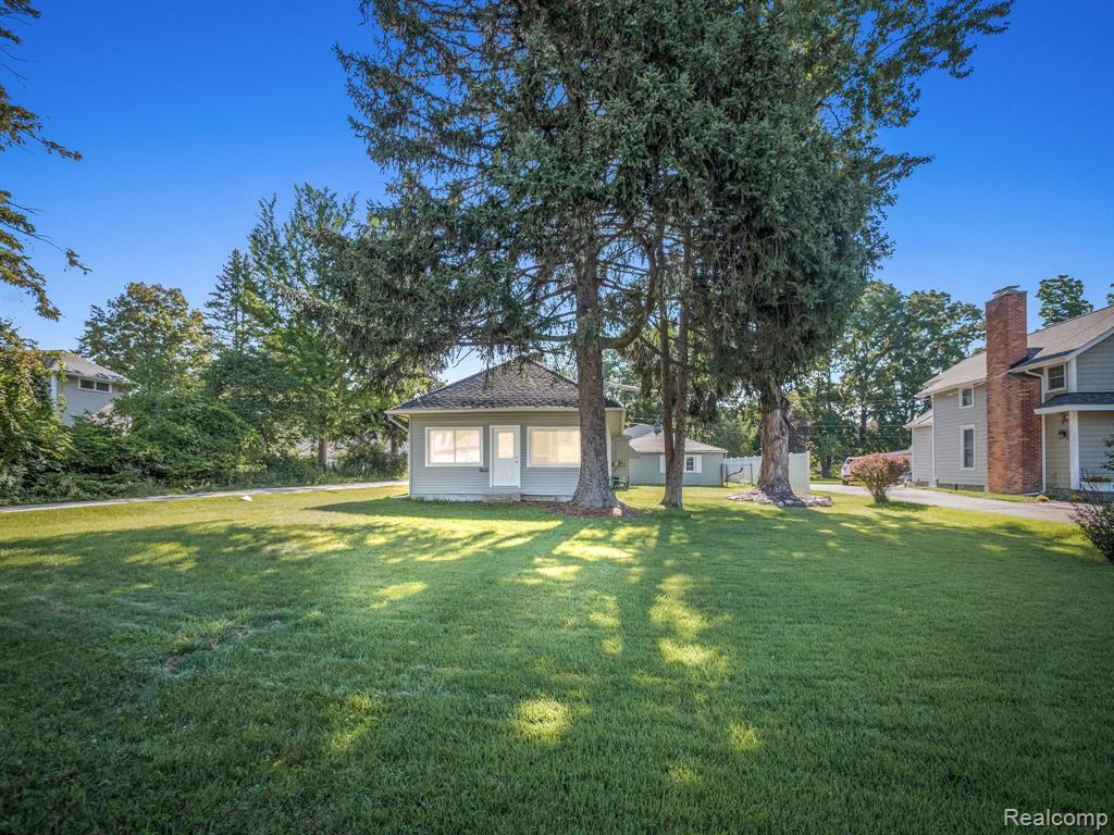 3531 Orchard Lake Road West Bloomfield, MI 48324 - Photo 1 of 12