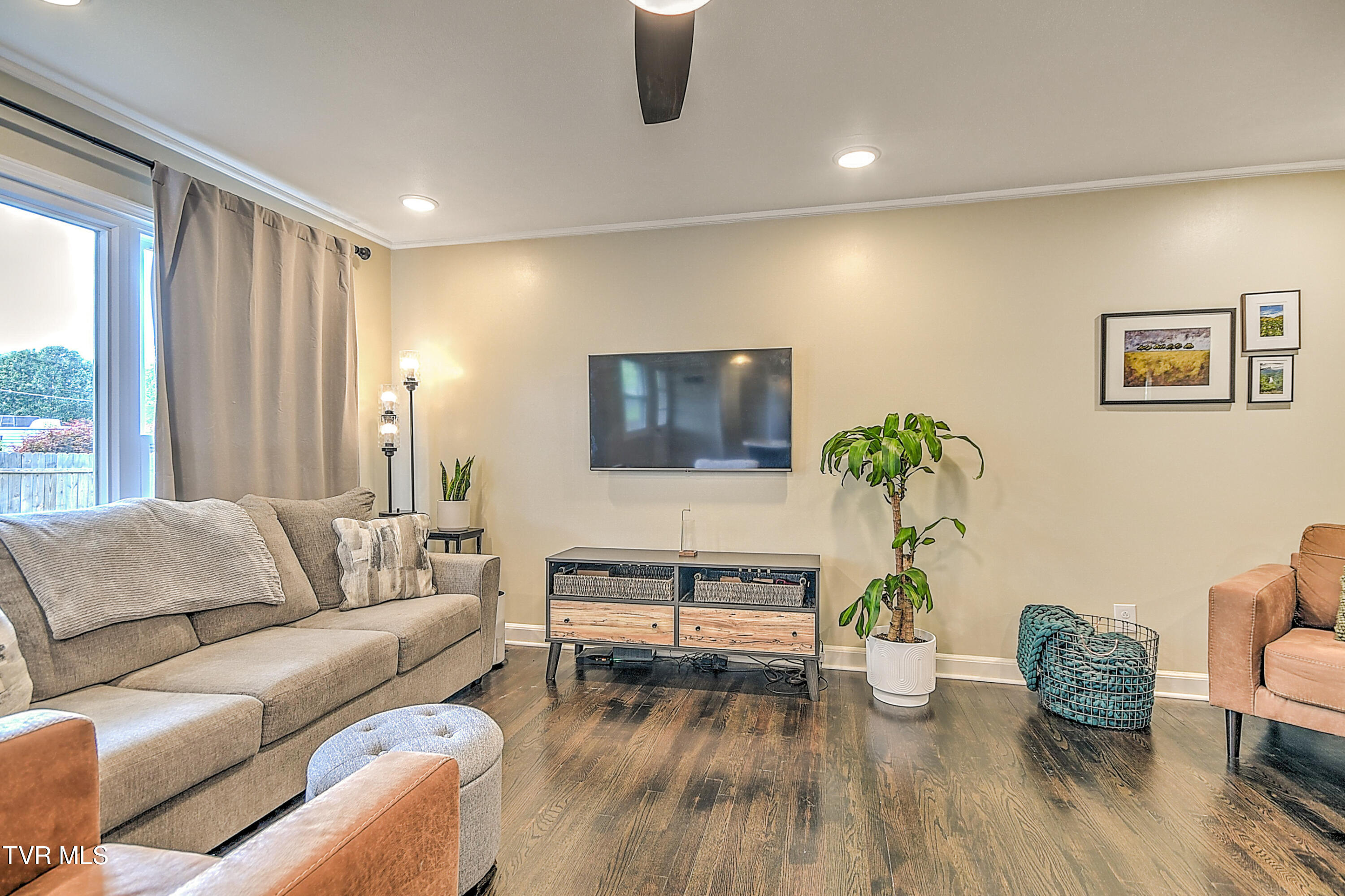 315 Liberty Avenue Erwin, TN 37650 - Photo 17 of 77 315 Liberty Ave DOM-16