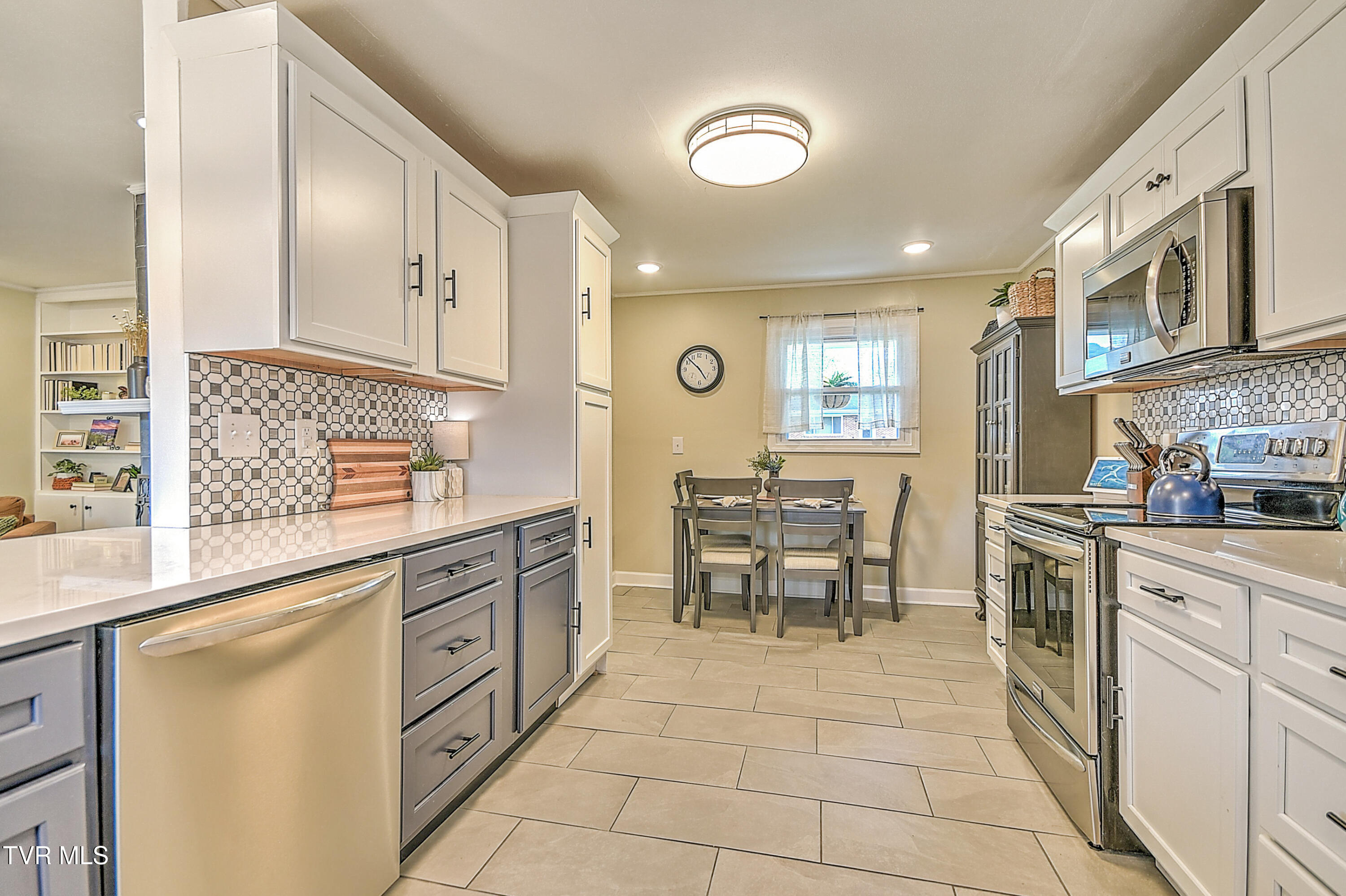 315 Liberty Avenue Erwin, TN 37650 - Photo 27 of 77 315 Liberty Ave DOM-26