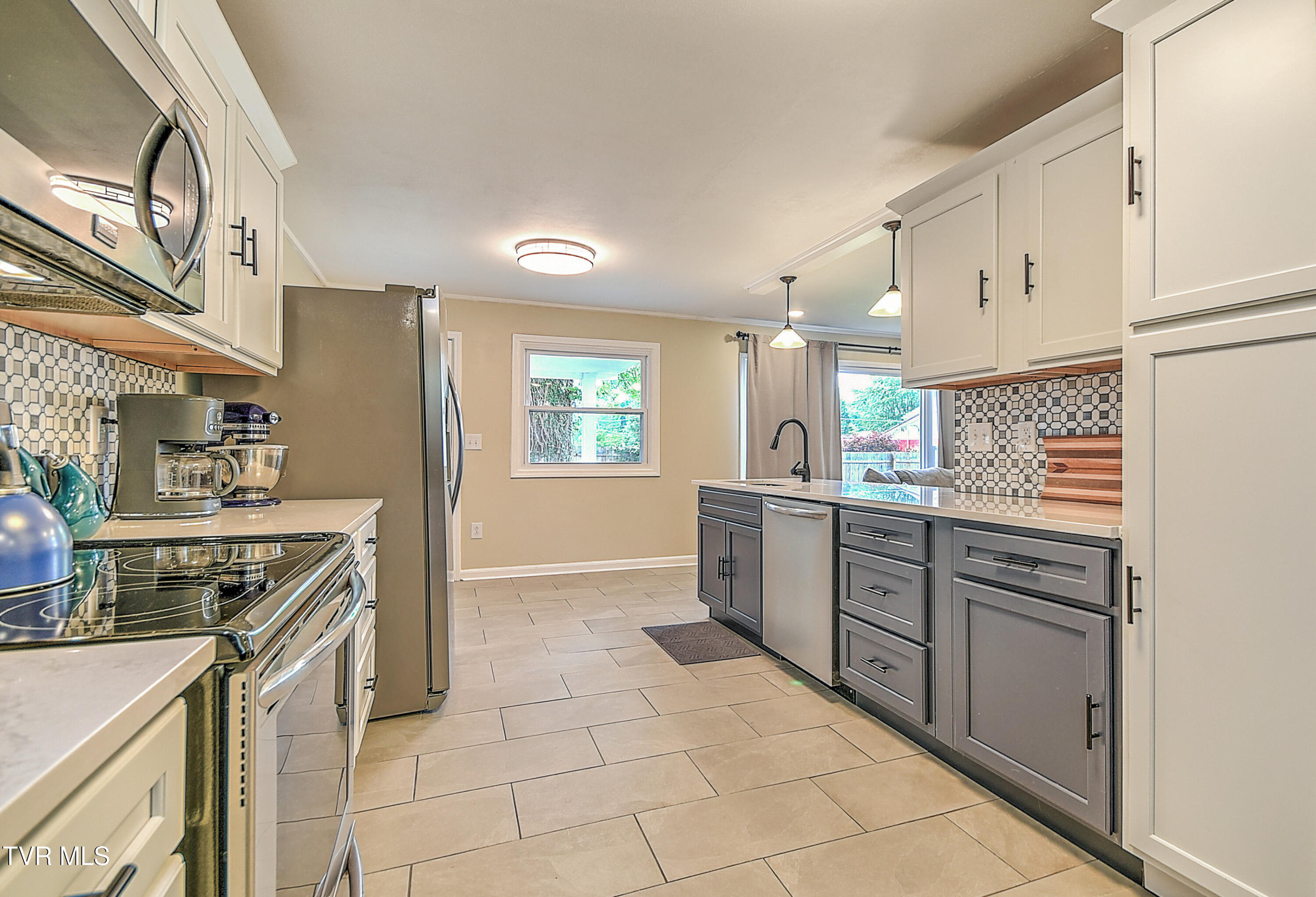 315 Liberty Avenue Erwin, TN 37650 - Photo 30 of 77 315 Liberty Ave DOM-29