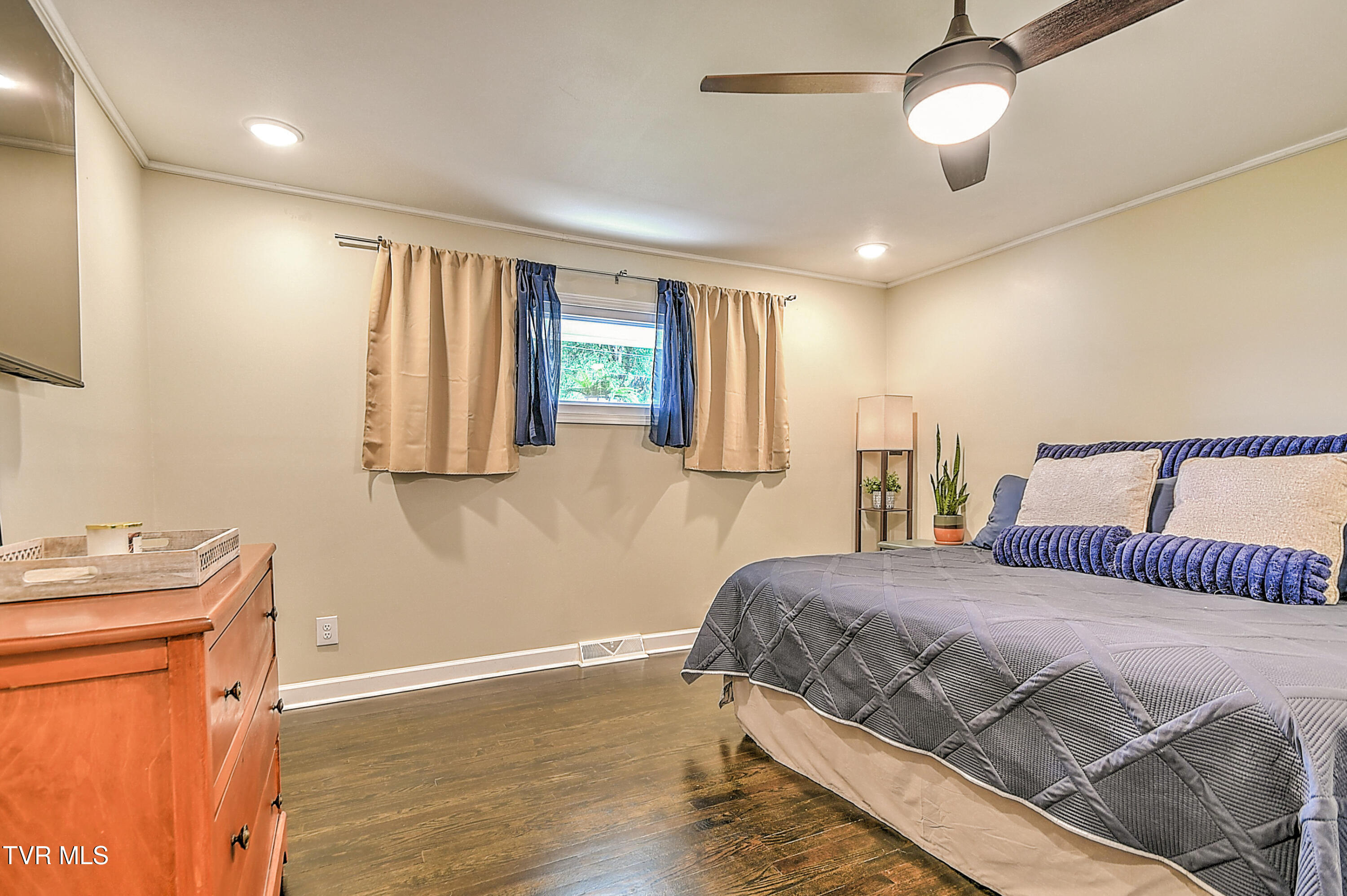 315 Liberty Avenue Erwin, TN 37650 - Photo 34 of 77 315 Liberty Ave DOM-35