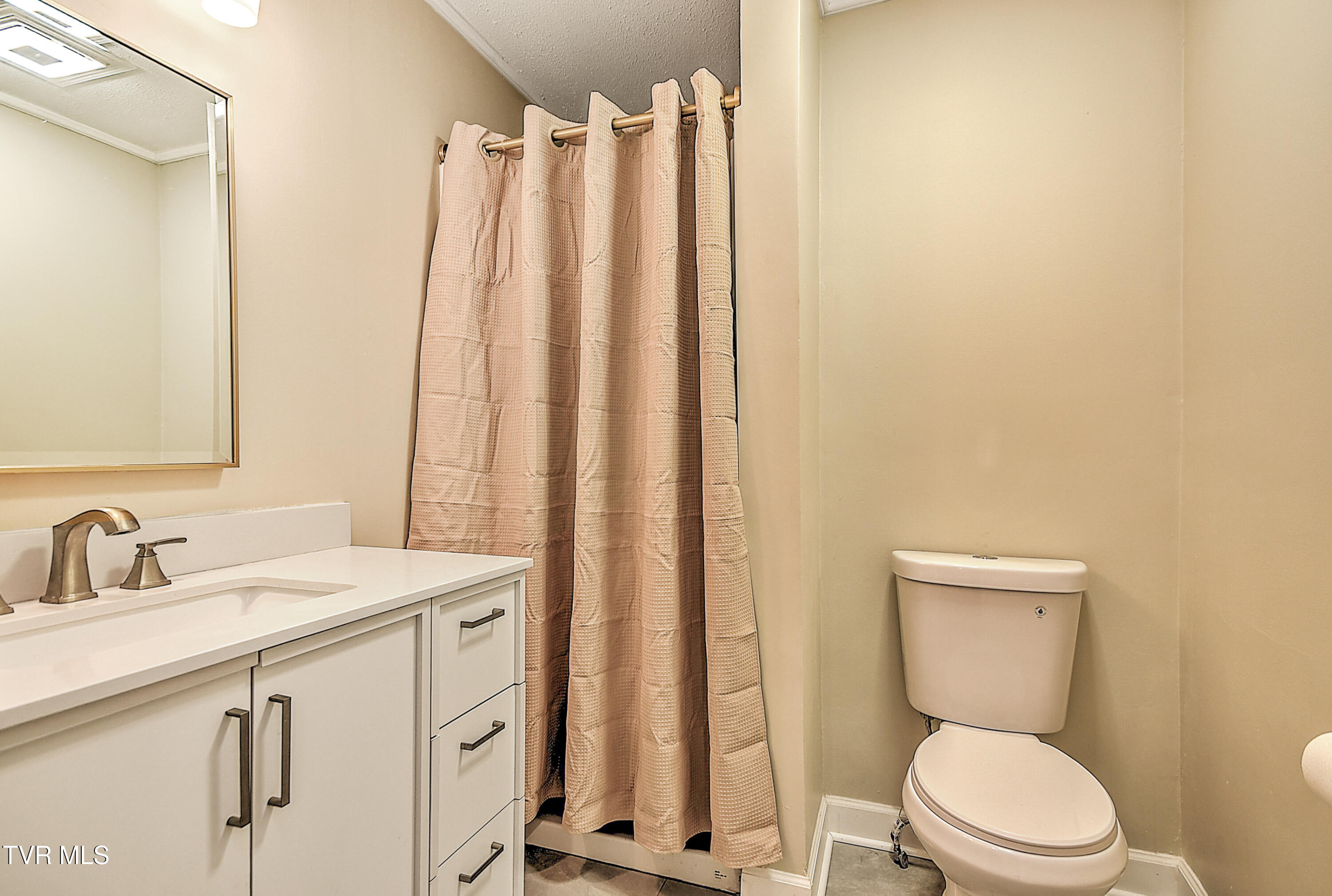 315 Liberty Avenue Erwin, TN 37650 - Photo 39 of 77 315 Liberty Ave DOM-32