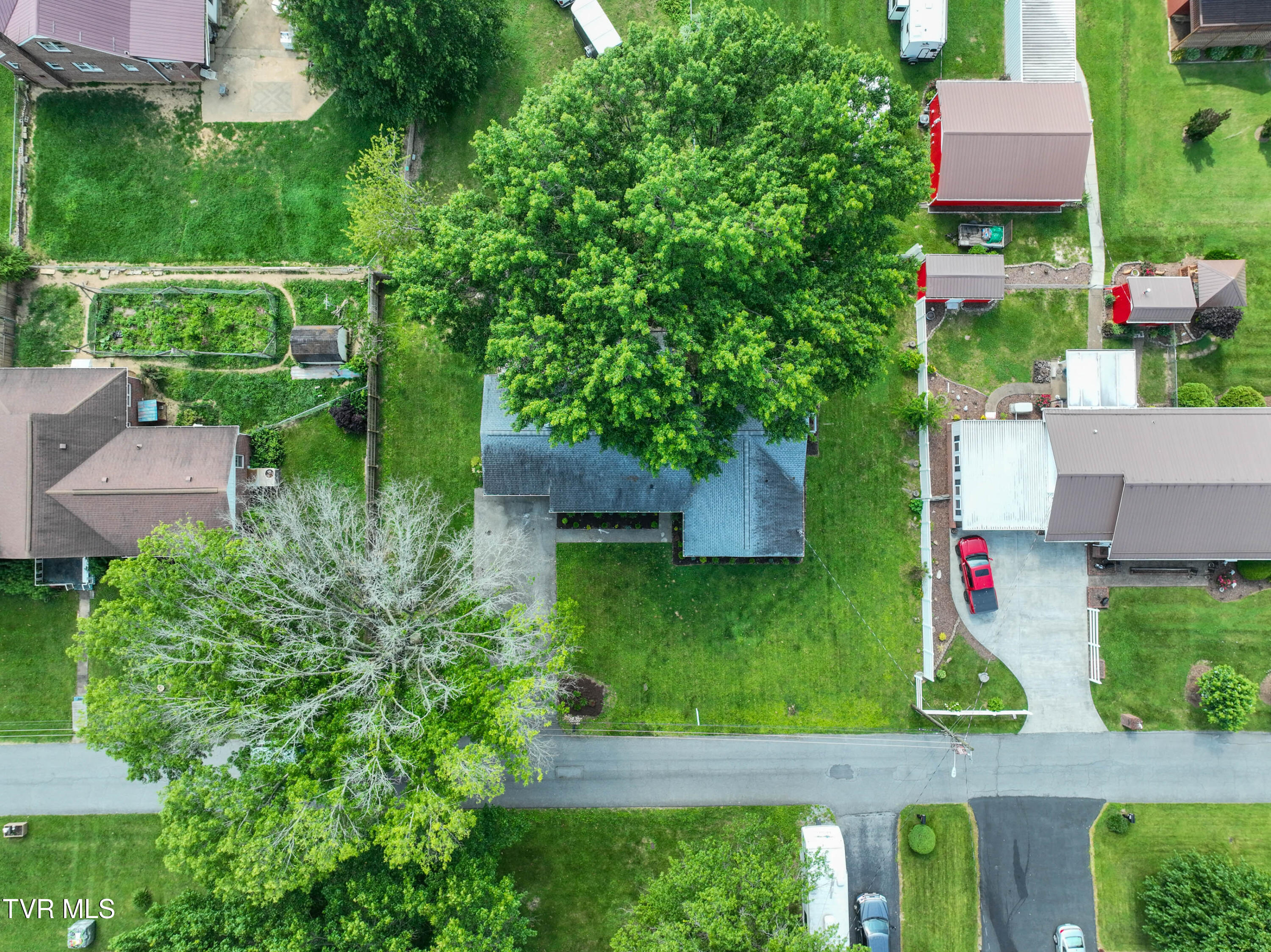 315 Liberty Avenue Erwin, TN 37650 - Photo 71 of 77 315 Liberty Ave Drone DOM-8