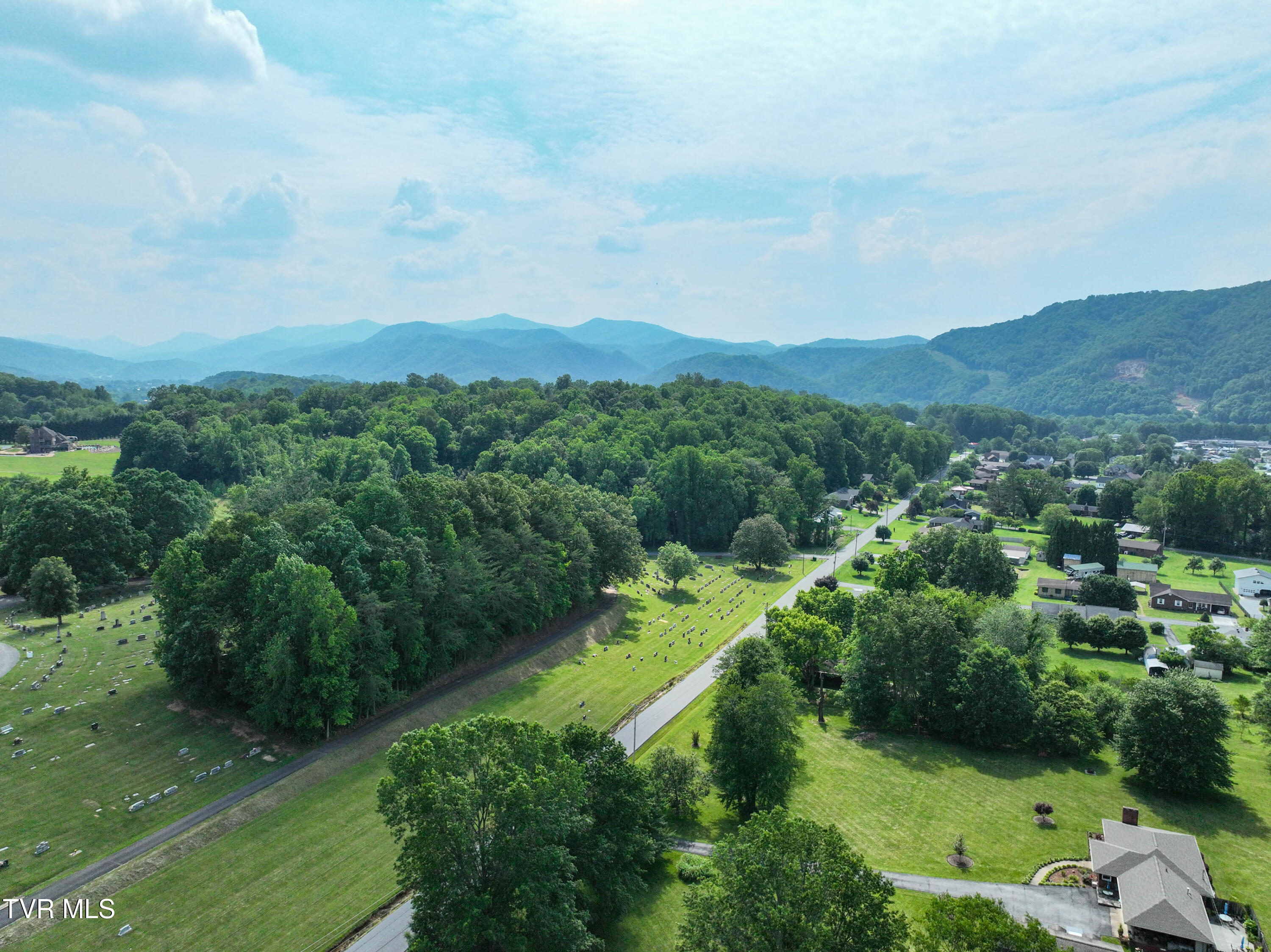 315 Liberty Avenue Erwin, TN 37650 - Photo 72 of 77 315 Liberty Ave Drone DOM-9