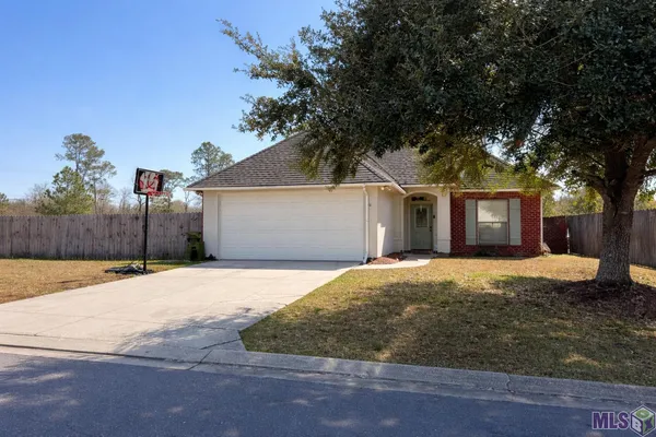 $259,900 | 40535 Cross Ridge Avenue, Gonzales, LA 70737
