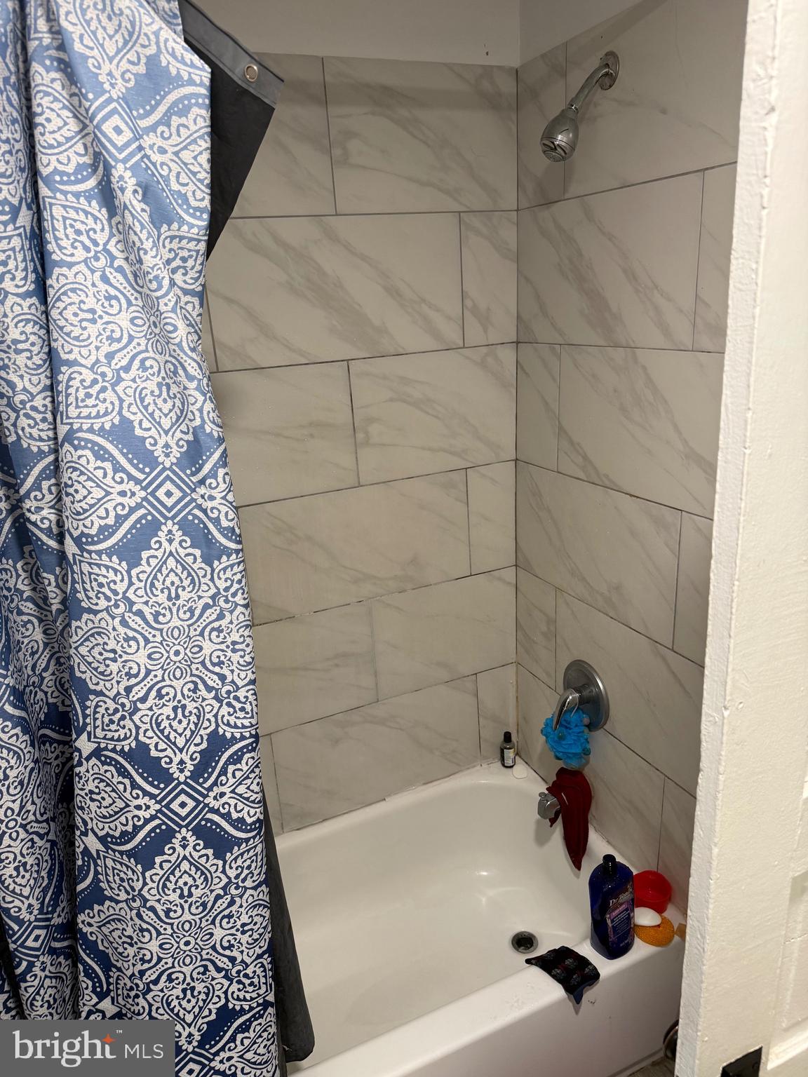 255 3rd Street Gloucester City, NJ 08030 - Photo 8 of 35 a bathroom with a bathtub