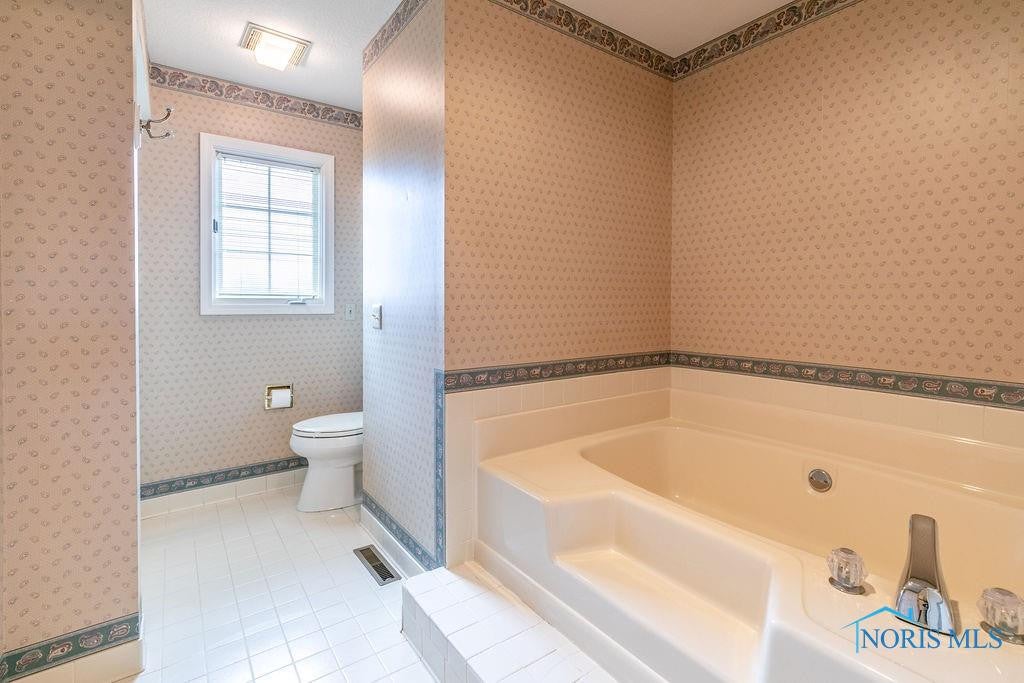 423 Rutledge Court Perrysburg, OH 43551 - Photo 32 of 42 Gallery Image 32