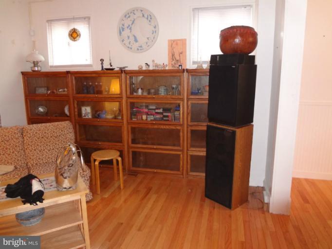 2608 Rittenhouse Avenue Baltimore, MD 21230 - Photo 12 of 15 Living Room