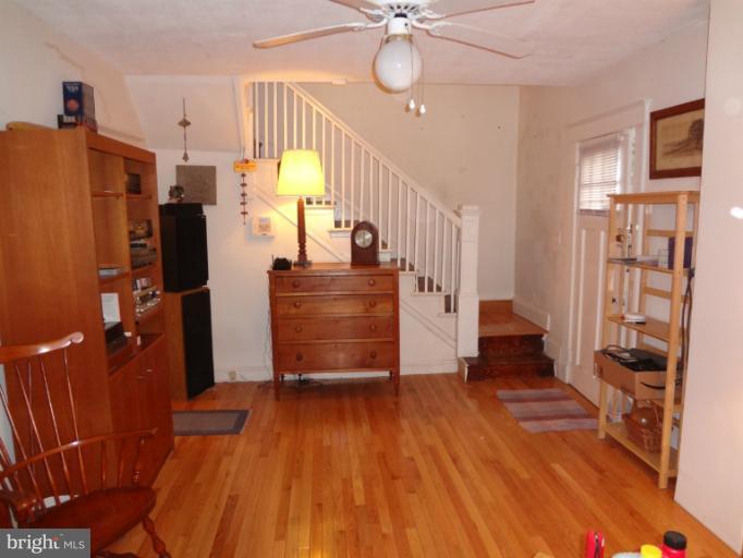 2608 Rittenhouse Avenue Baltimore, MD 21230 - Photo 14 of 15 Living Room