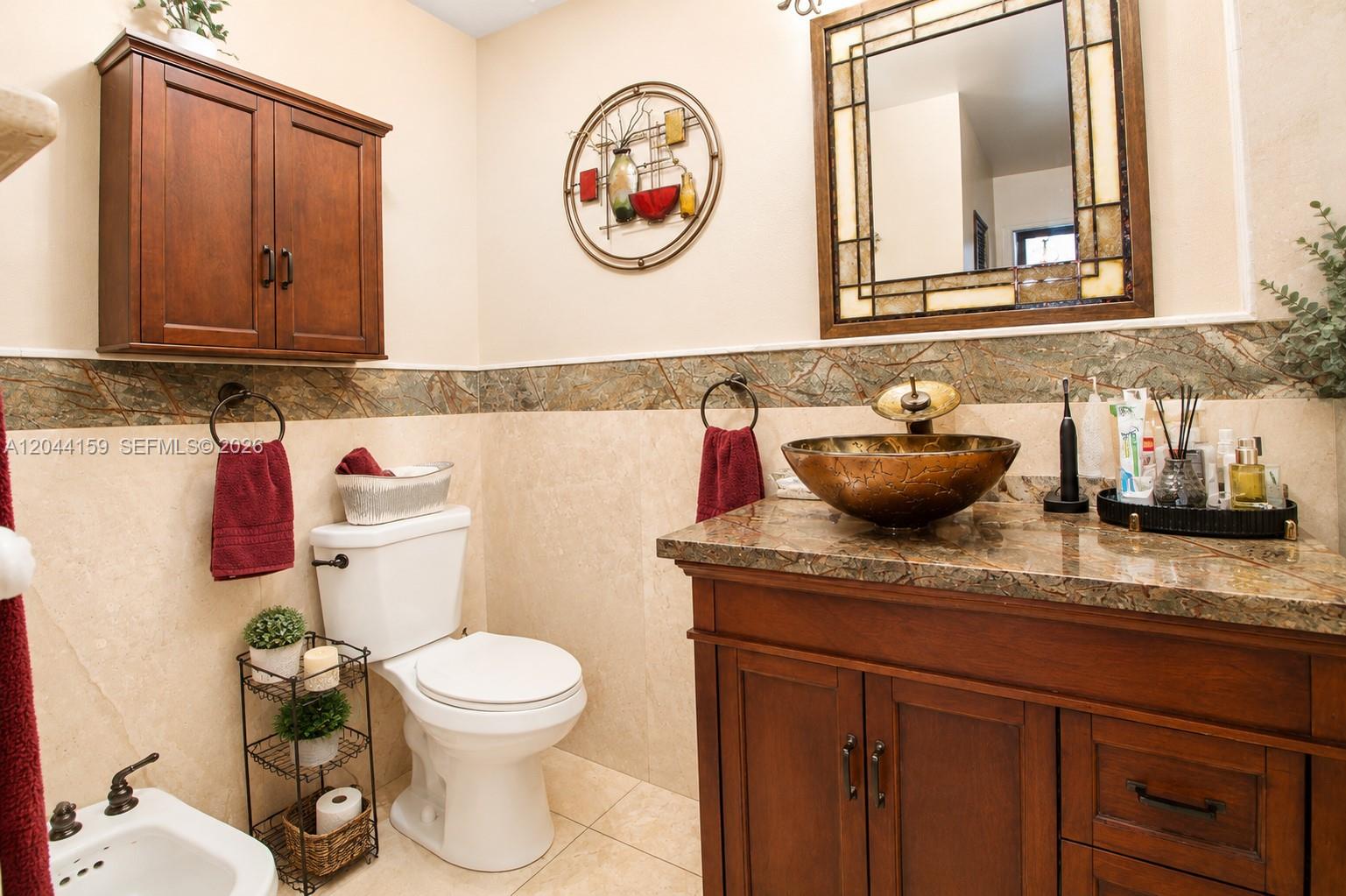 7232 West 29th Way Hialeah, FL 33018 - Photo 9 of 19 MAIN BATHROOM