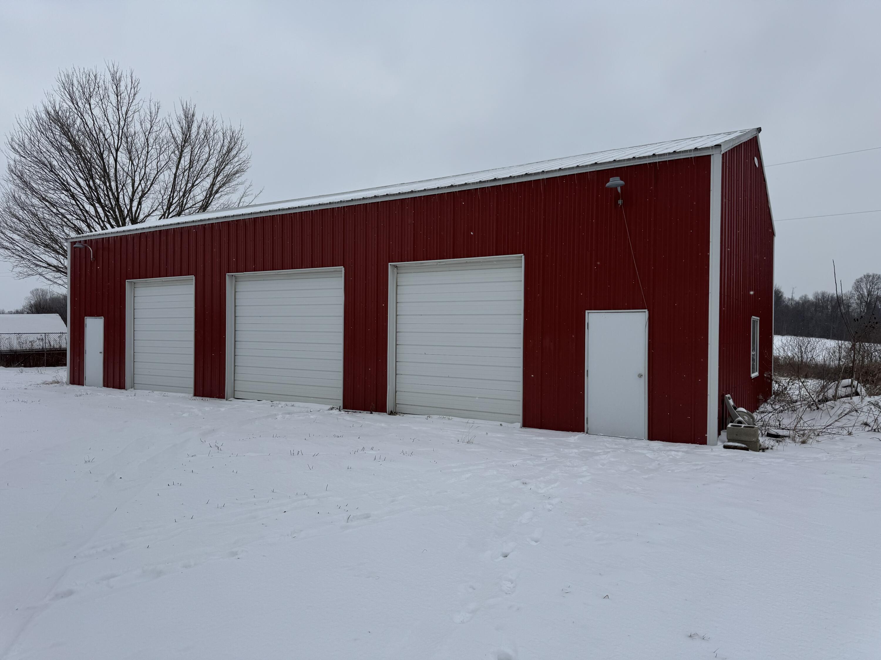 974 East Central Road Quincy, MI 49082 - Photo 2 of 13 Photo Jan 13 2025, 2 54 50 PM