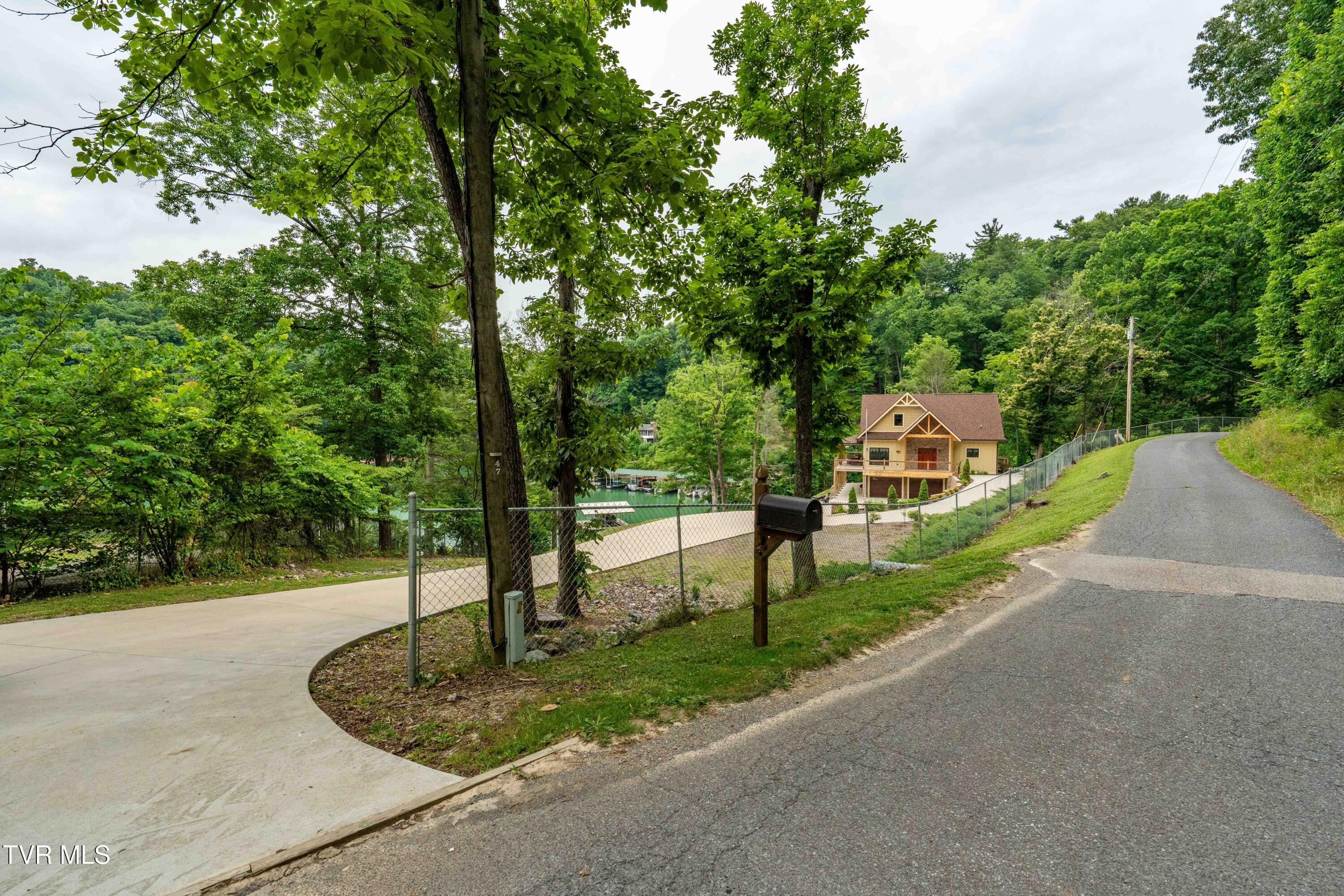 175 Lakeside Drive Butler, TN 37640 - Photo 67 of 102 175 Lakeside Dr (32 of 117)