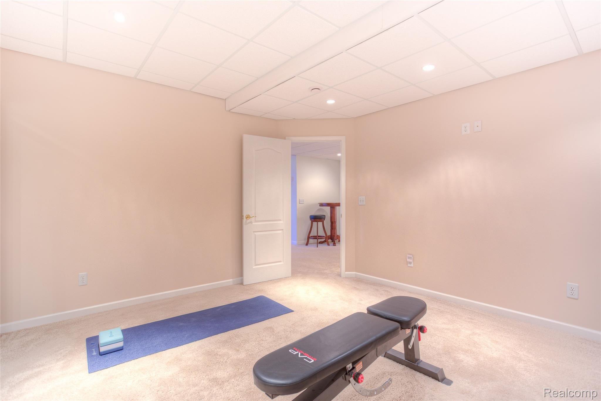 702 Panorama Drive Rochester, MI 48306 - Photo 56 of 77 702 panorama interiors (35).jpg