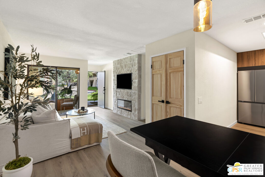 680 North Ashurst Ct Unit I113  