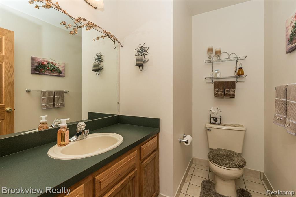 2255 Crystal Drive Rochester Hills, MI 48309 - Photo 12 of 29