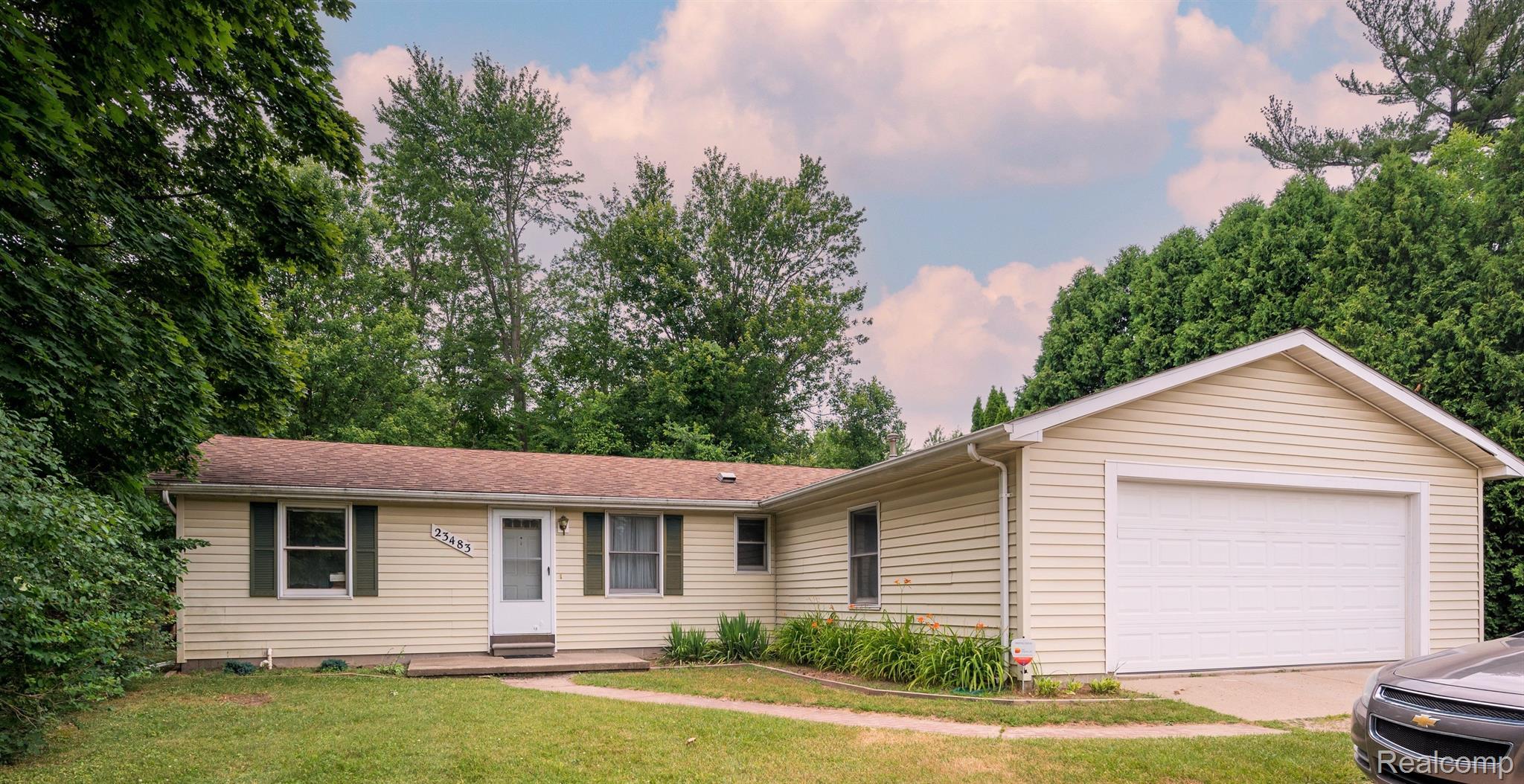 23483 Middlebelt Road Farmington, MI 48336 - Photo 1 of 7 23483 -