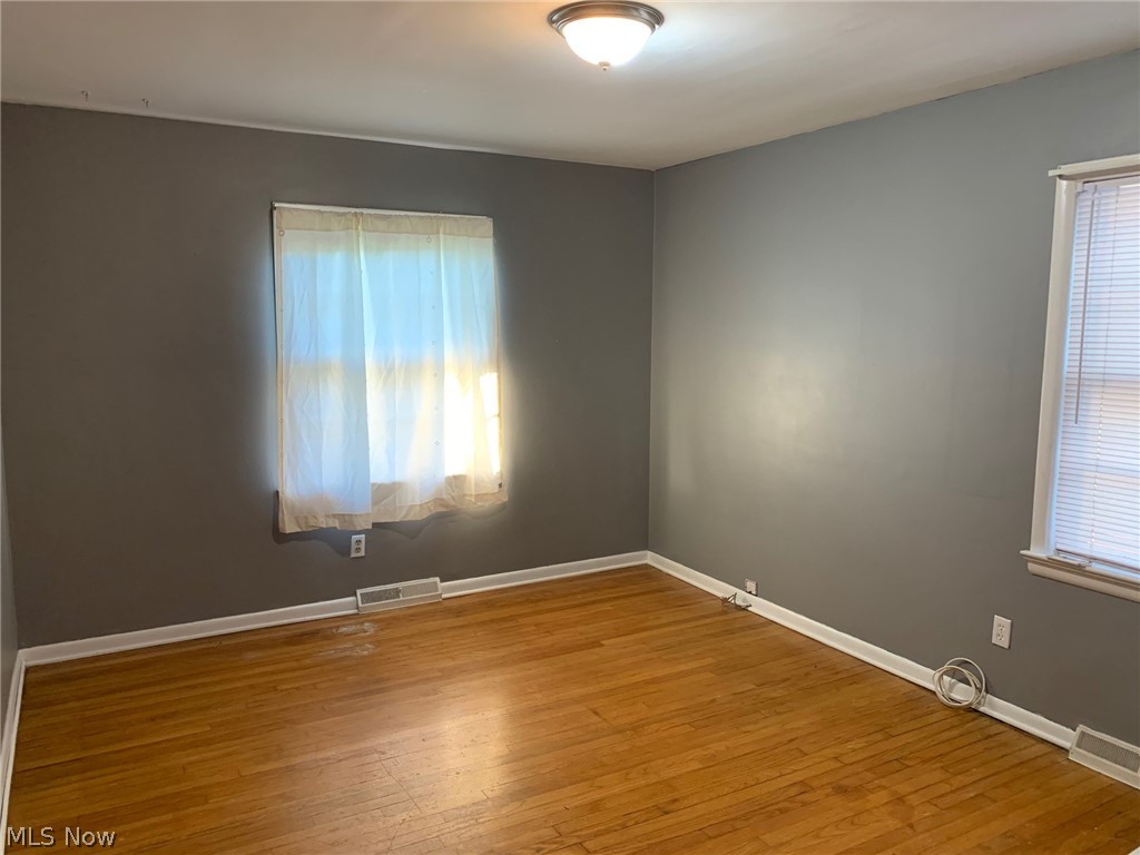 4122 Stonehaven Road Cleveland, OH 44121 - Photo 6 of 12