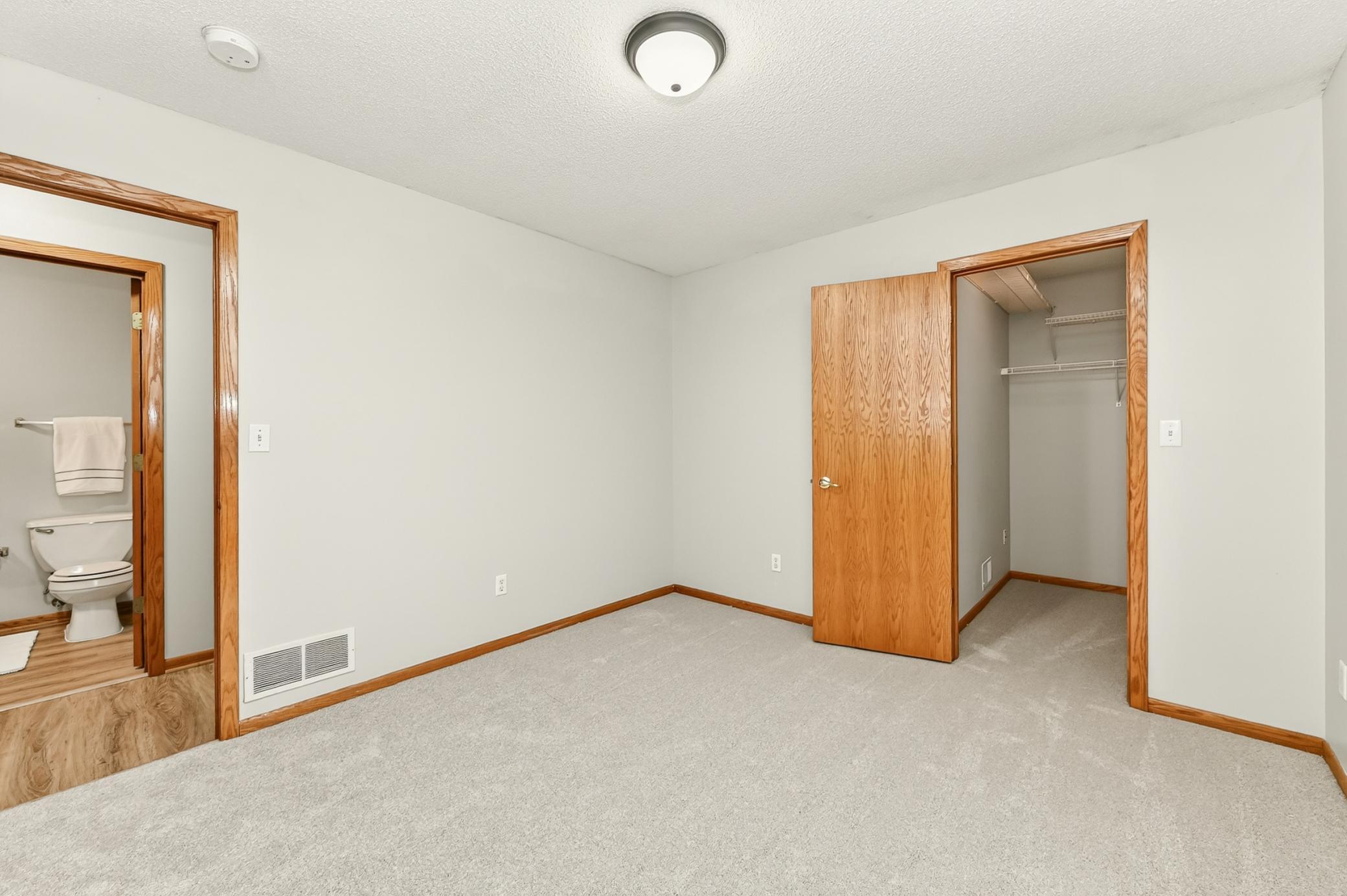 4603 5th Street Northwest Rochester, MN 55901 - Photo 15 of 34