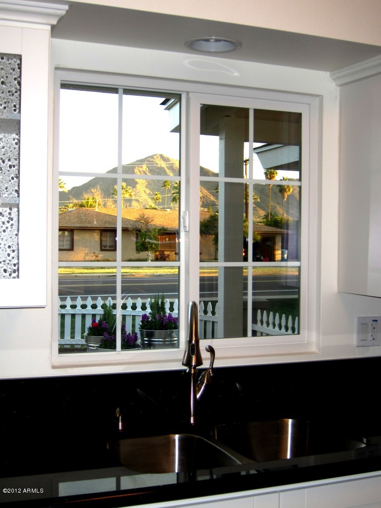 5009 East Osborn Road Phoenix, AZ 85018 - Photo 11 of 31 Kitchen 5