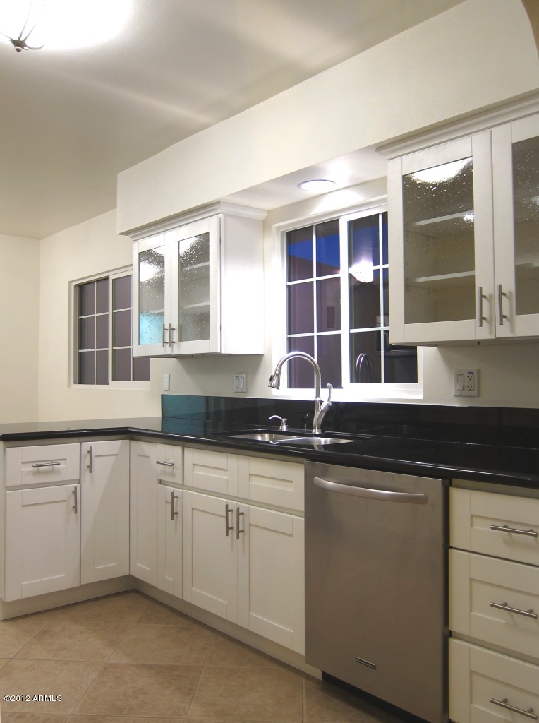 5009 East Osborn Road Phoenix, AZ 85018 - Photo 8 of 31 Kitchen 2