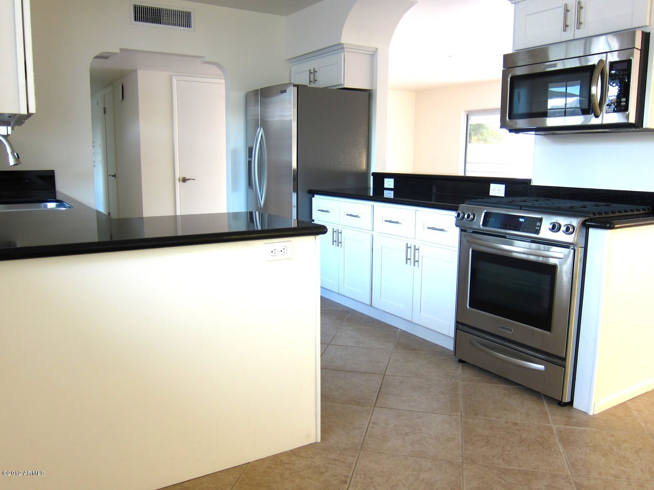 5009 East Osborn Road Phoenix, AZ 85018 - Photo 9 of 31 Kitchen 3