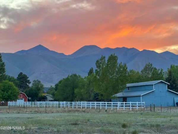 $900,000 | 10272 Fw Mclure Road, Flagstaff, AZ 86004