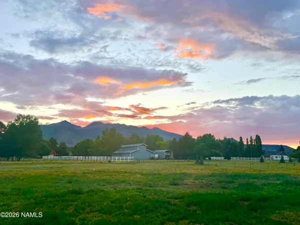 $900,000 | 10272 Fw Mclure Road, Flagstaff, AZ 86004