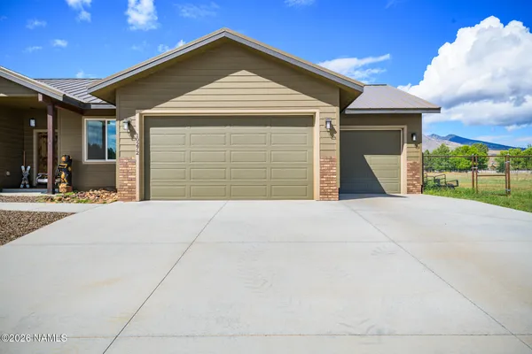 $900,000 | 10272 Fw Mclure Road, Flagstaff, AZ 86004