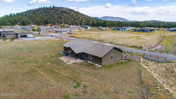 $900,000 | 10272 Fw Mclure Road, Flagstaff, AZ 86004