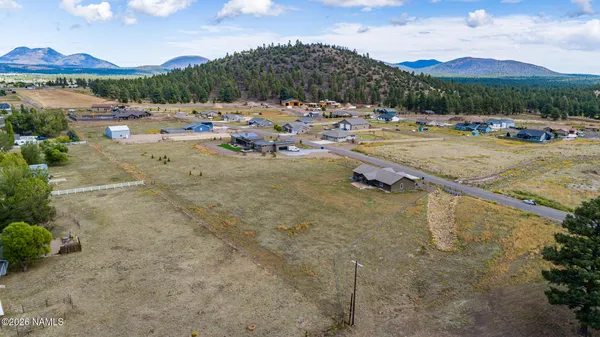 $900,000 | 10272 Fw Mclure Road, Flagstaff, AZ 86004