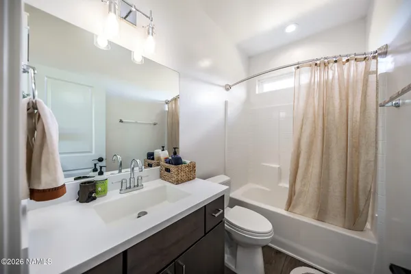 $900,000 | 10272 Fw Mclure Road, Flagstaff, AZ 86004