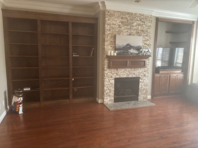 1333 Fairview Street Houston, TX 77006 - Photo 12 of 27 a view of empty room with a fireplace