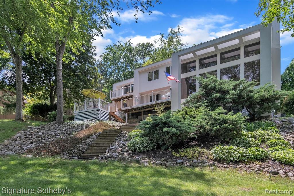 8930 Tipsico Lake Road Holly, MI 48442 - Photo 1 of 63