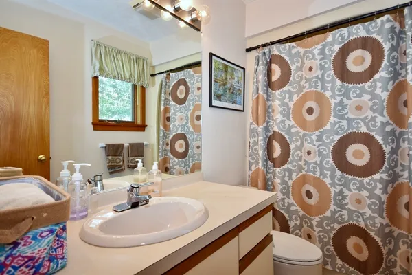 $2,400 | 28 Woodbury Street, Unit 28, Wareham, MA 02532