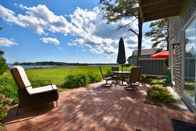 $2,400 | 28 Woodbury Street, Unit 28, Wareham, MA 02532