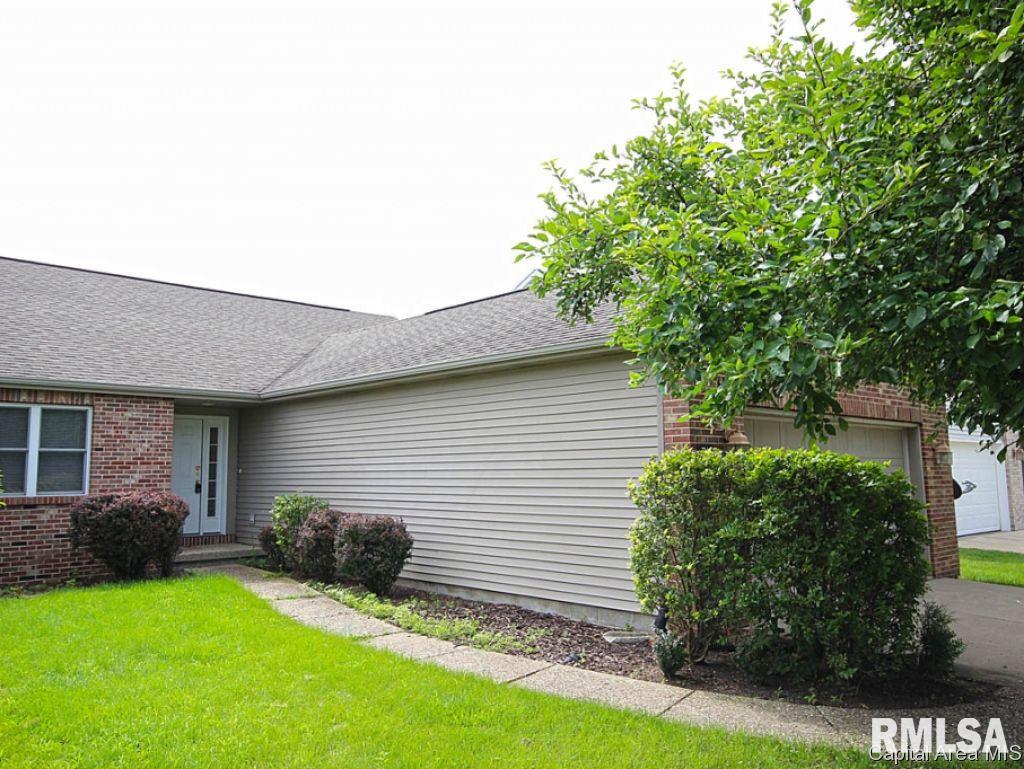 2810 Wordsworth Drive Springfield, IL 62711 - Photo 1 of 31