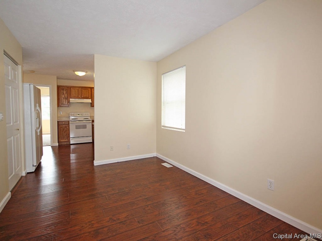 2810 Wordsworth Drive Springfield, IL 62711 - Photo 9 of 31