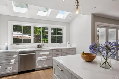 $1,295,000 | 22 Hyannis Cove, San Rafael, CA 94901