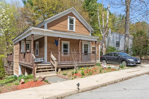 $235,000 | 215 North Main Street, Orange, MA 01364