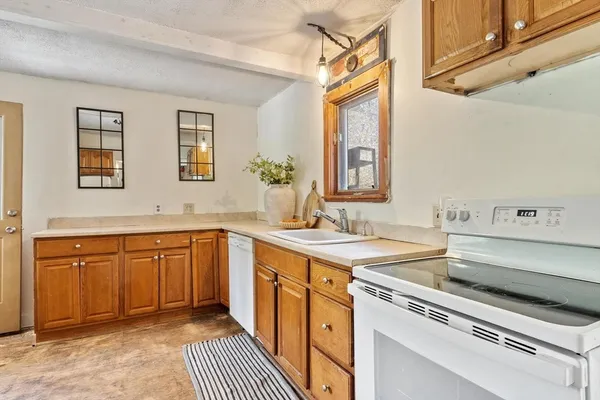 $235,000 | 215 North Main Street, Orange, MA 01364