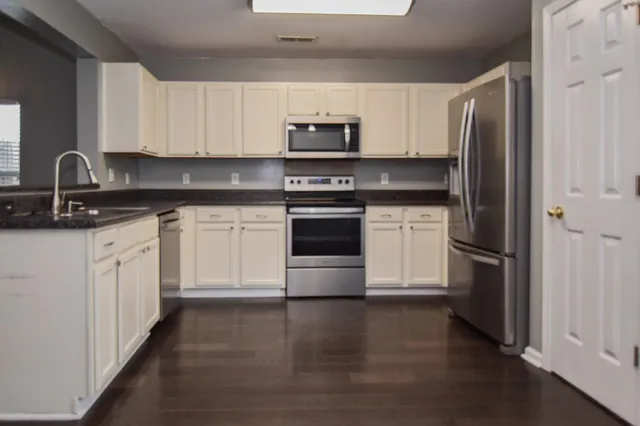 $2,195 | 307 Edenton Road, Goose Creek, SC 29445