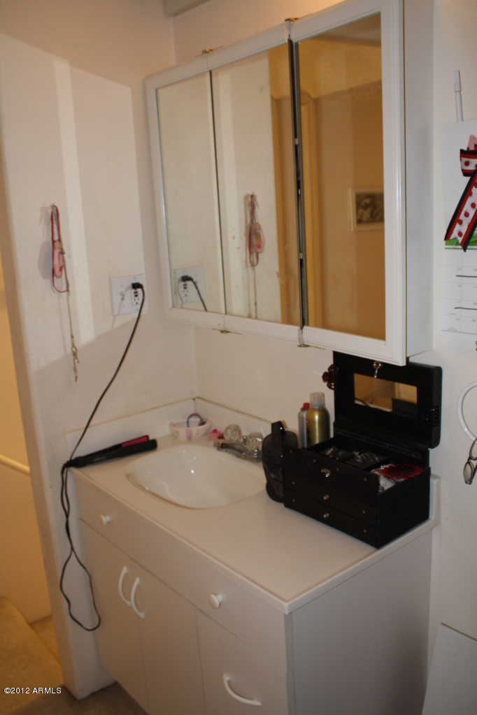 12627 West Varney Road El Mirage, AZ 85335 - Photo 17 of 22 Separate Vanity