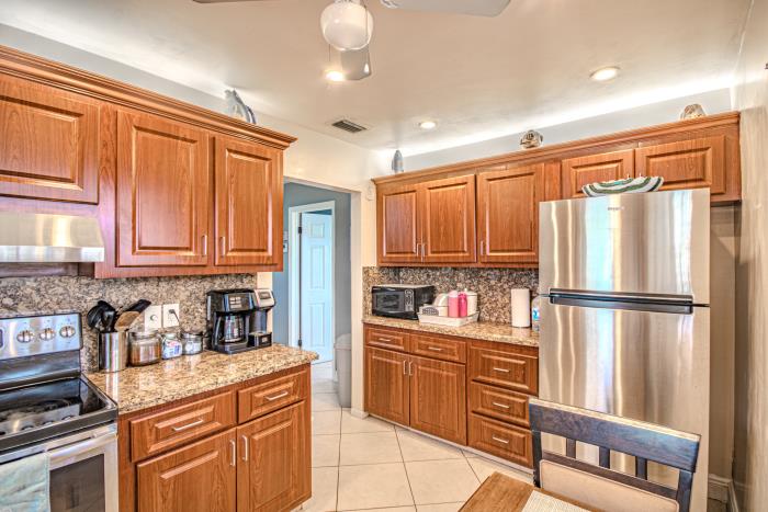 606 Hummingbird Lane Delray Beach, FL 33445 - Photo 3 of 14