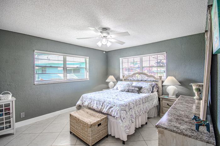 606 Hummingbird Lane Delray Beach, FL 33445 - Photo 4 of 14