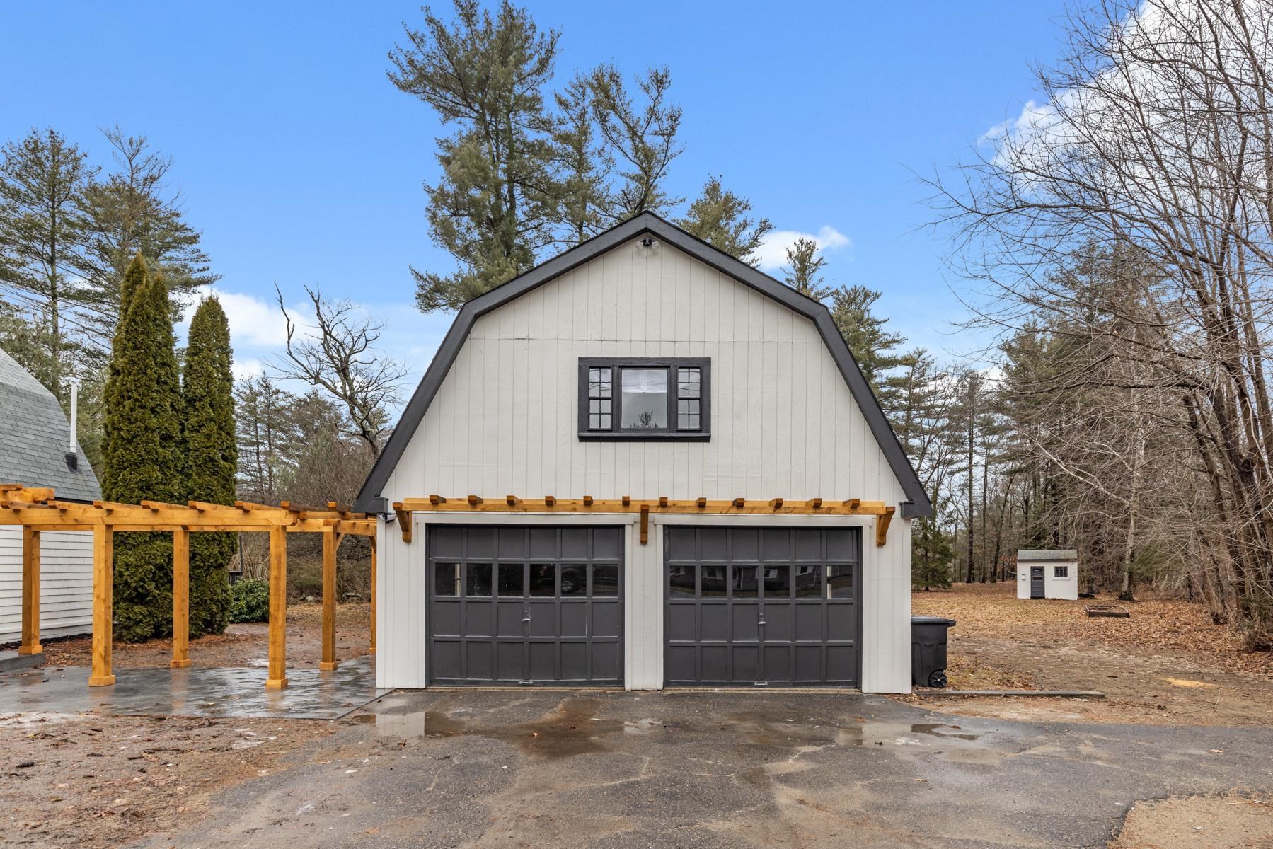 157 Kingston Road Exeter, NH 03833 - Photo 2 of 39