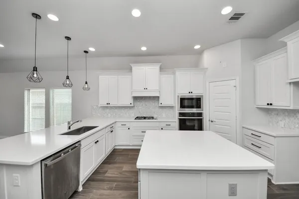 $2,550 | 19414 Trotter Cp Trail, Tomball, TX 77377